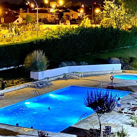 Quarto Piscina E Mar Queijas